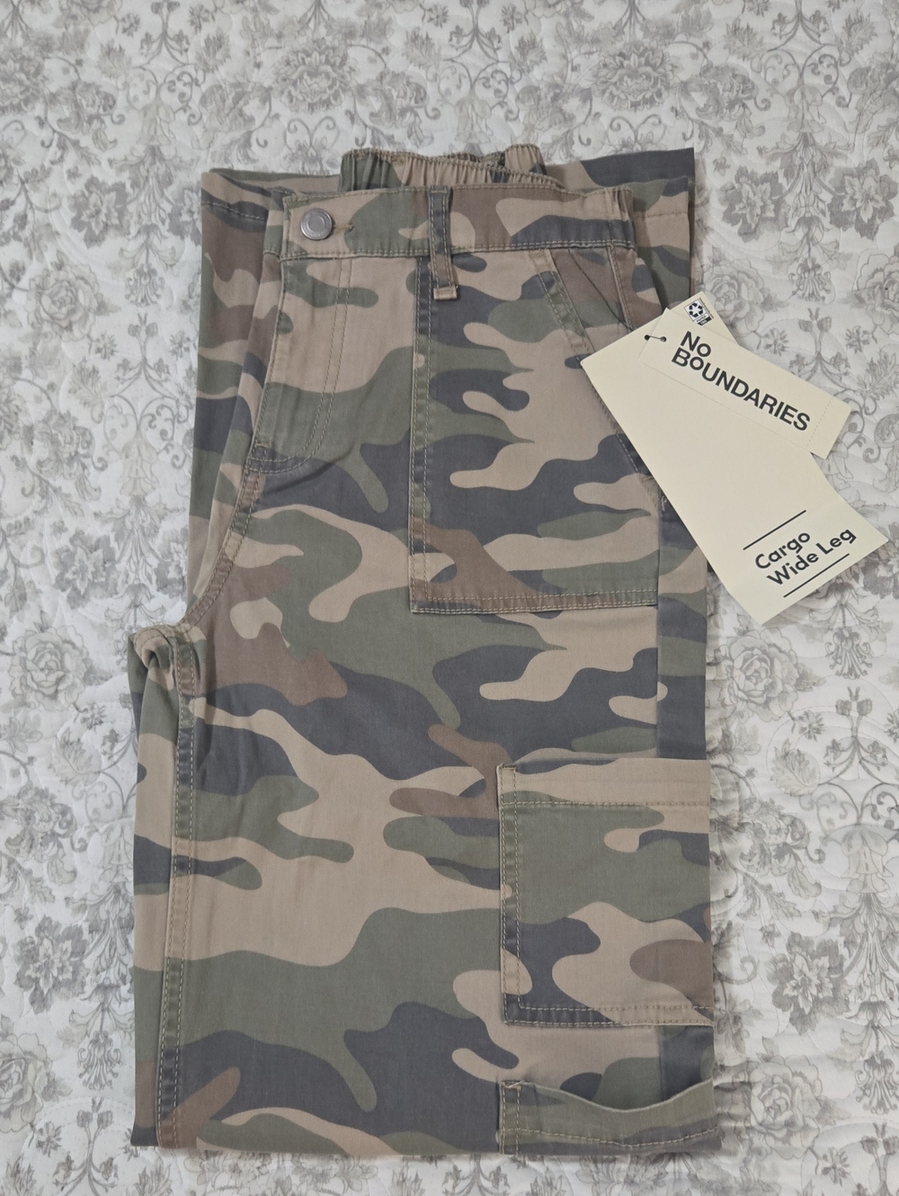 No Boundaries Men’s Cargo Wide Leg Pants - Olive Camo